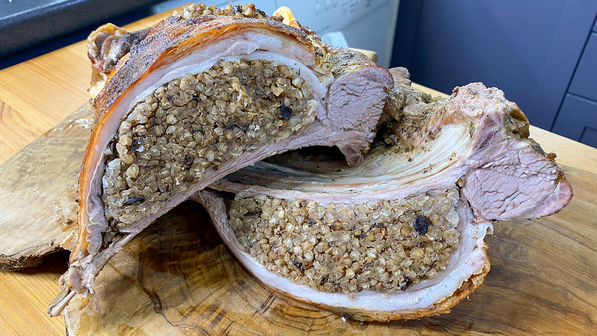 Запеченная баранина с гречкой