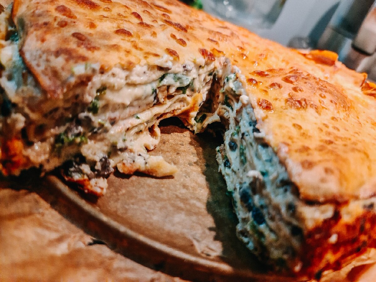 Блинный пирог с мясом. Блинный пирог с начинкой 8 букв. Блинный пирог с начинкой 8 букв. Мексиканские вафли. Пирог печеночный блинчатый.