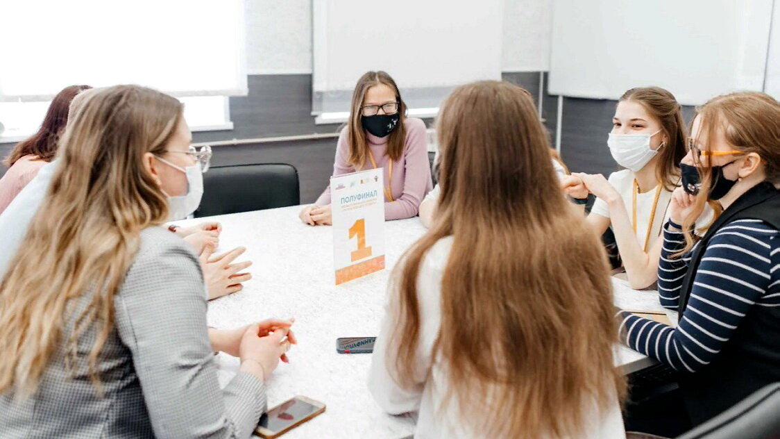 Преподаватель и студентка. Учитель будущего пермь. Учитель будущего пермь. Лучшие учителя россии. Преподаватель в центре.