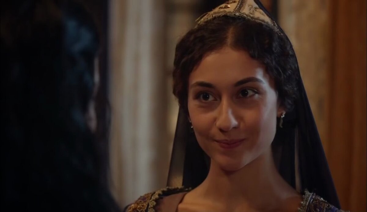 Джанфеда в исполнении Кюбры Кип в сериале  «Великолепный век». В сериале Джанфеда уже является калфой во дворце шехзаде Селима; в действительности, на службу в султанский дворец она попала только в правление сына Селима II Мурада III.