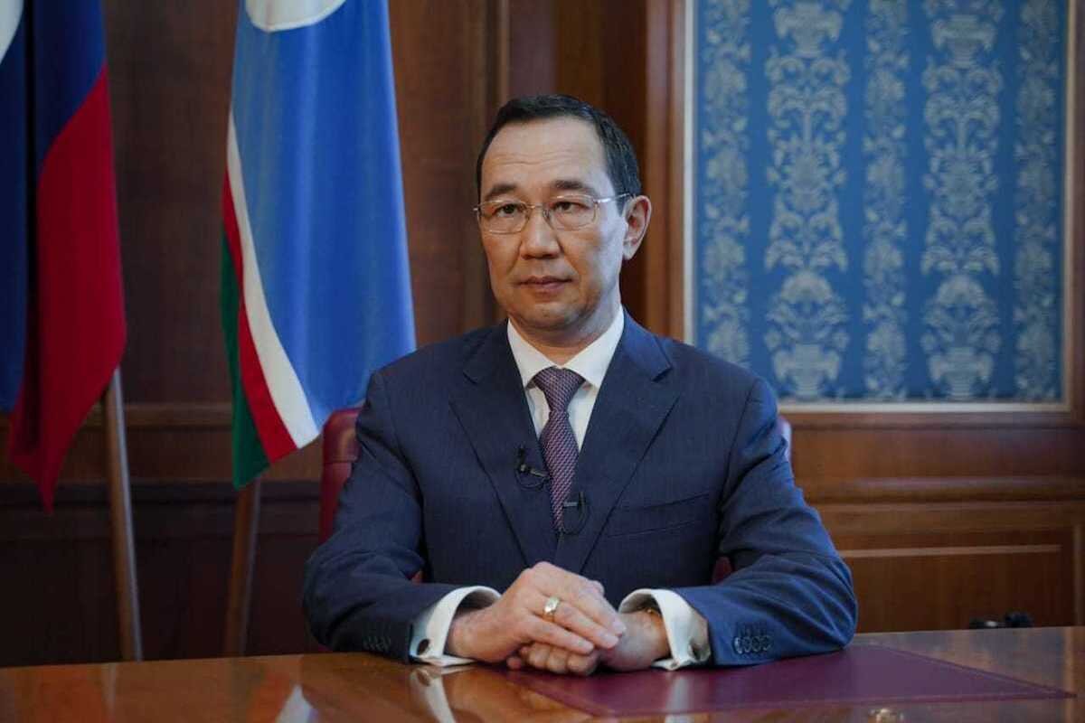 sakha.gov.ru Айсену Николаеву с большим трудом даются самостоятельные решения 
