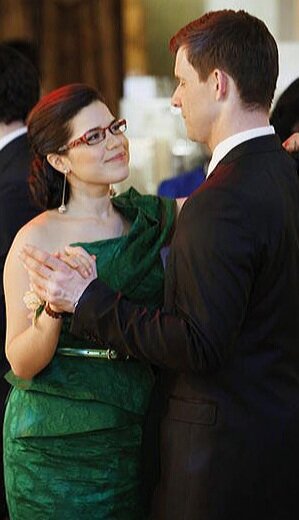 А вот такой стала Бетти. Кадр из сериала. Свадьба Хильды