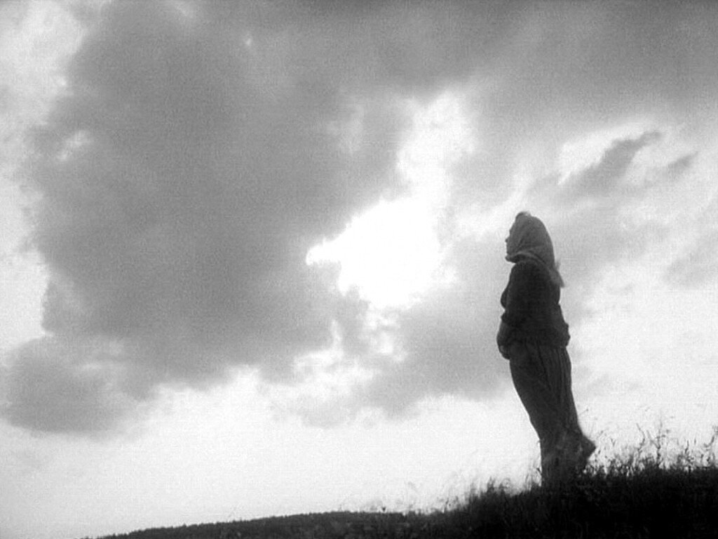 Чего-то ждет