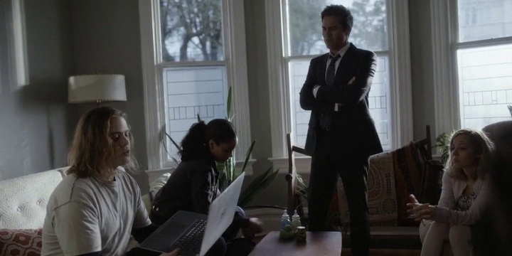 Кадр из сериала Путешественники