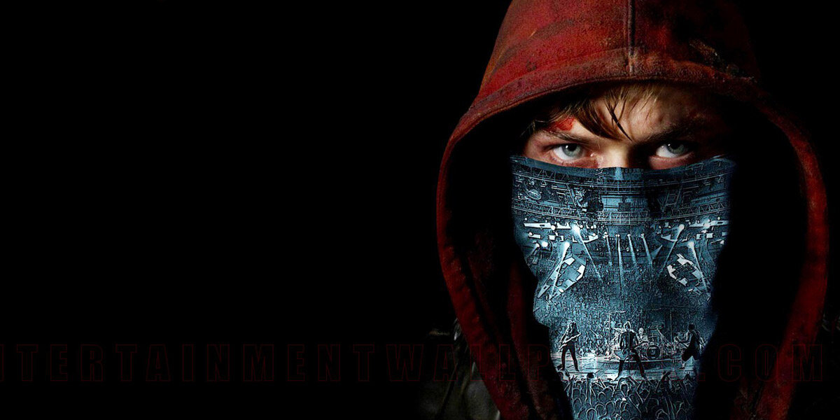 Легендарная группа готовиться к мощному выступлению, но оно стоит под угрозой срыва. Для того что бы все прошло как надо, один из участников технической команды получает задание привезти сумку с таинственным содержимым. Все должно было пройти как по маслу, но у судьбы другие планы и главного героя затягивает в водоворот невероятных передряг.