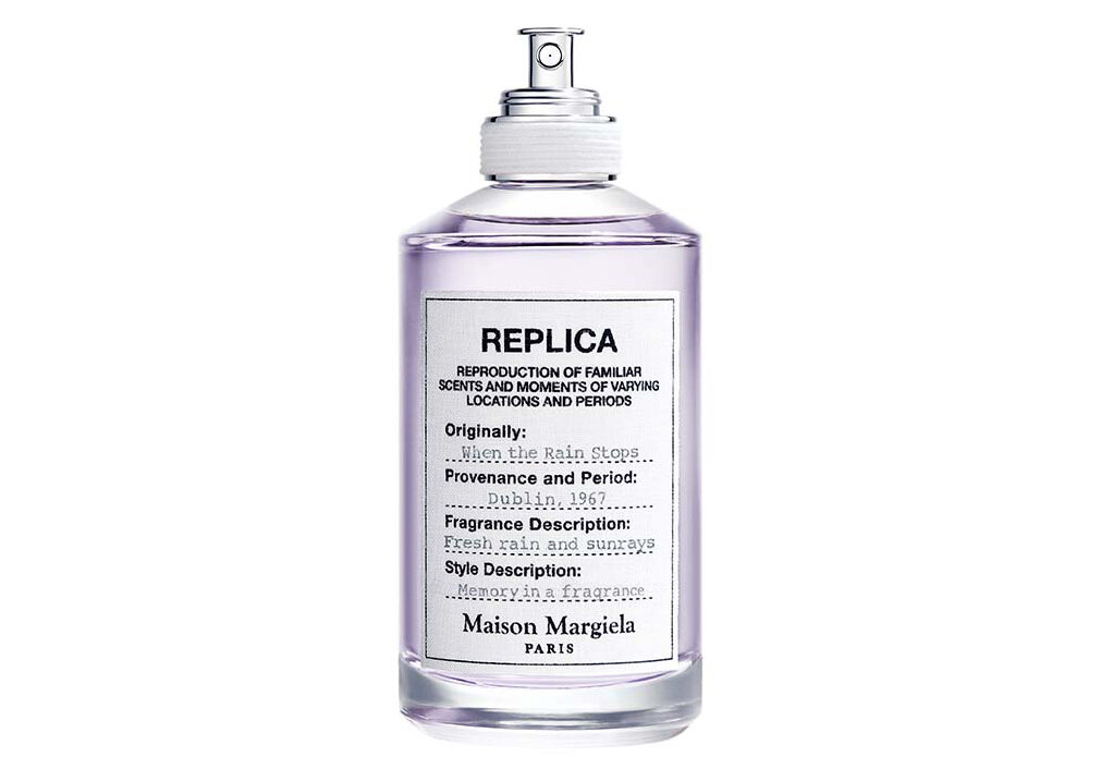 Верх: бергамот, зеленые ноты, розовый перец. 
Сердце: водный аккорд, роза, жасмин. 
Шлейф: пачули, мох, сосна.