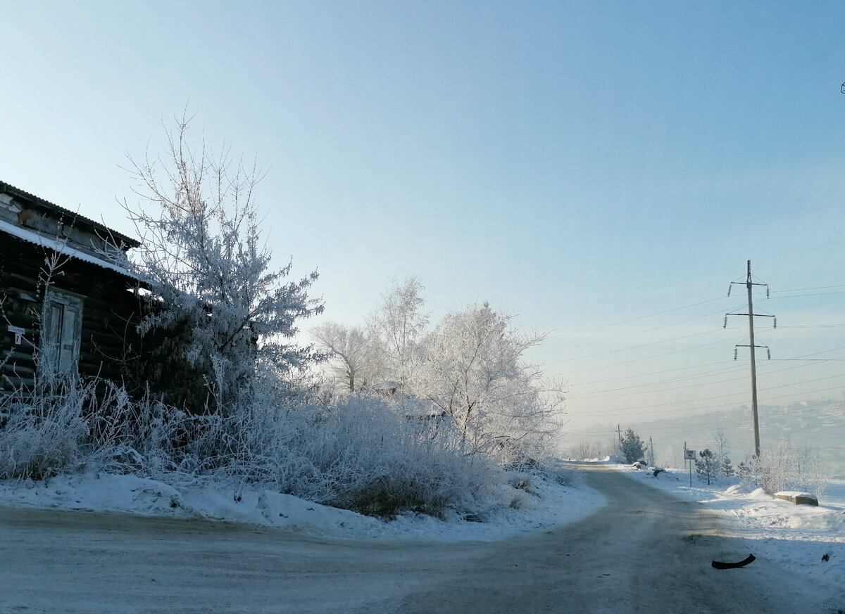 Куда только не заносит автокурьера.