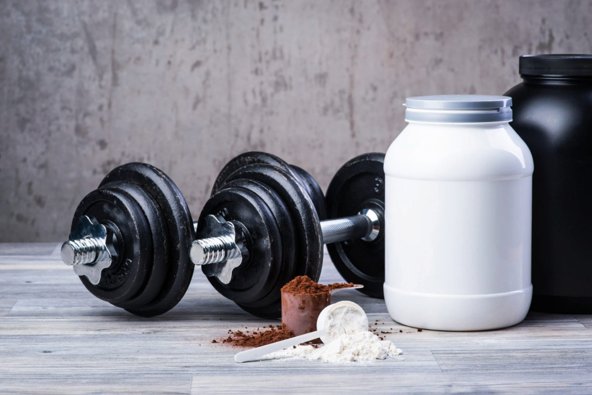 Протеин с утра. Протеин. Спортивное питание протеин. Баночки для спортивного питания. Спортивное протеиновое питание.