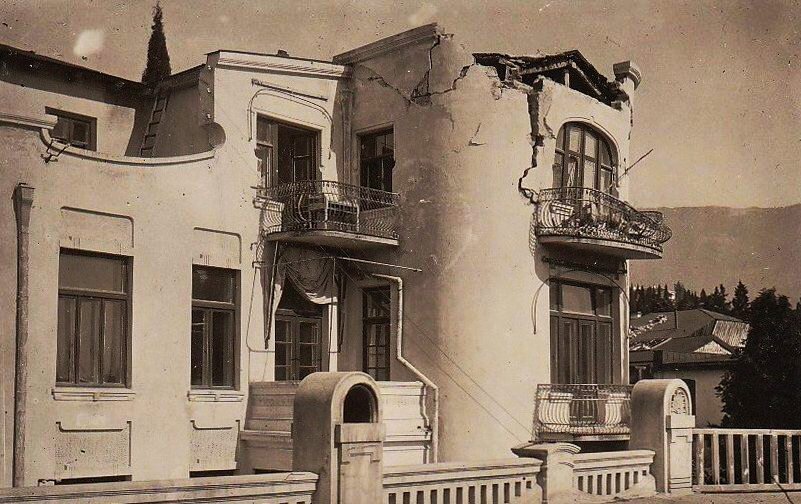 Последствия землетрясения 1927 года. Источник фото: https://clck.ru/ehwyz