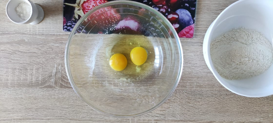 Вбиваем 2 яйца