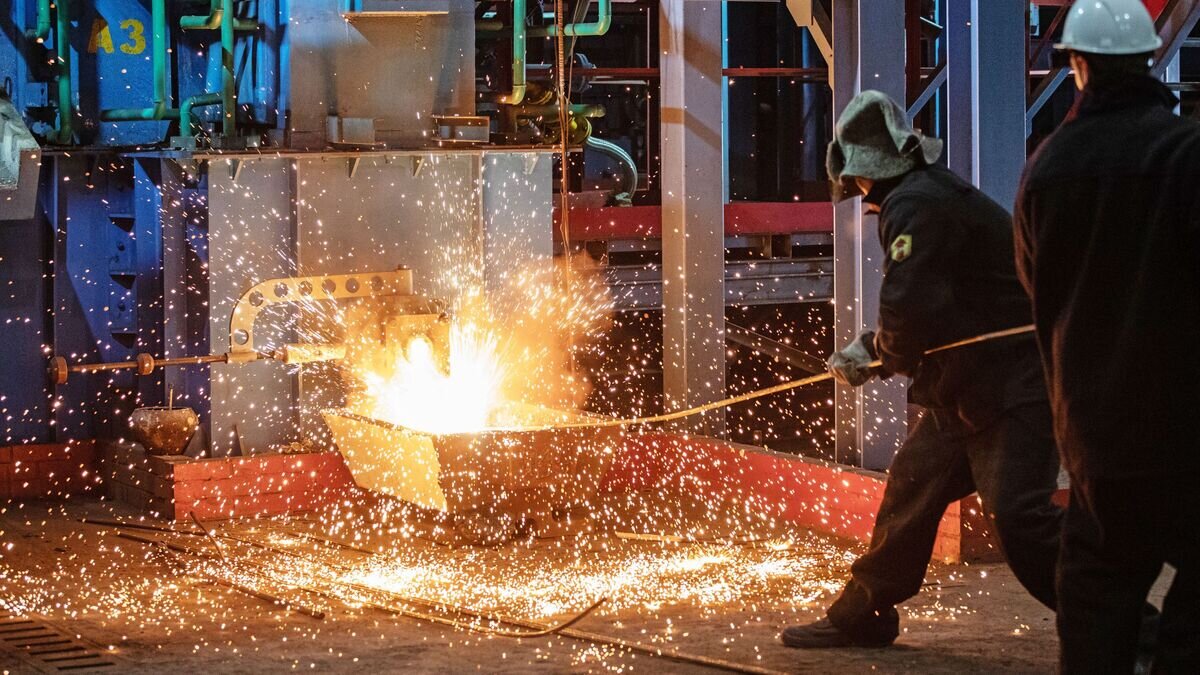    Запуск первой металлургической печи для переработки техногенных отходов© РИА Новости / Илья Питалев