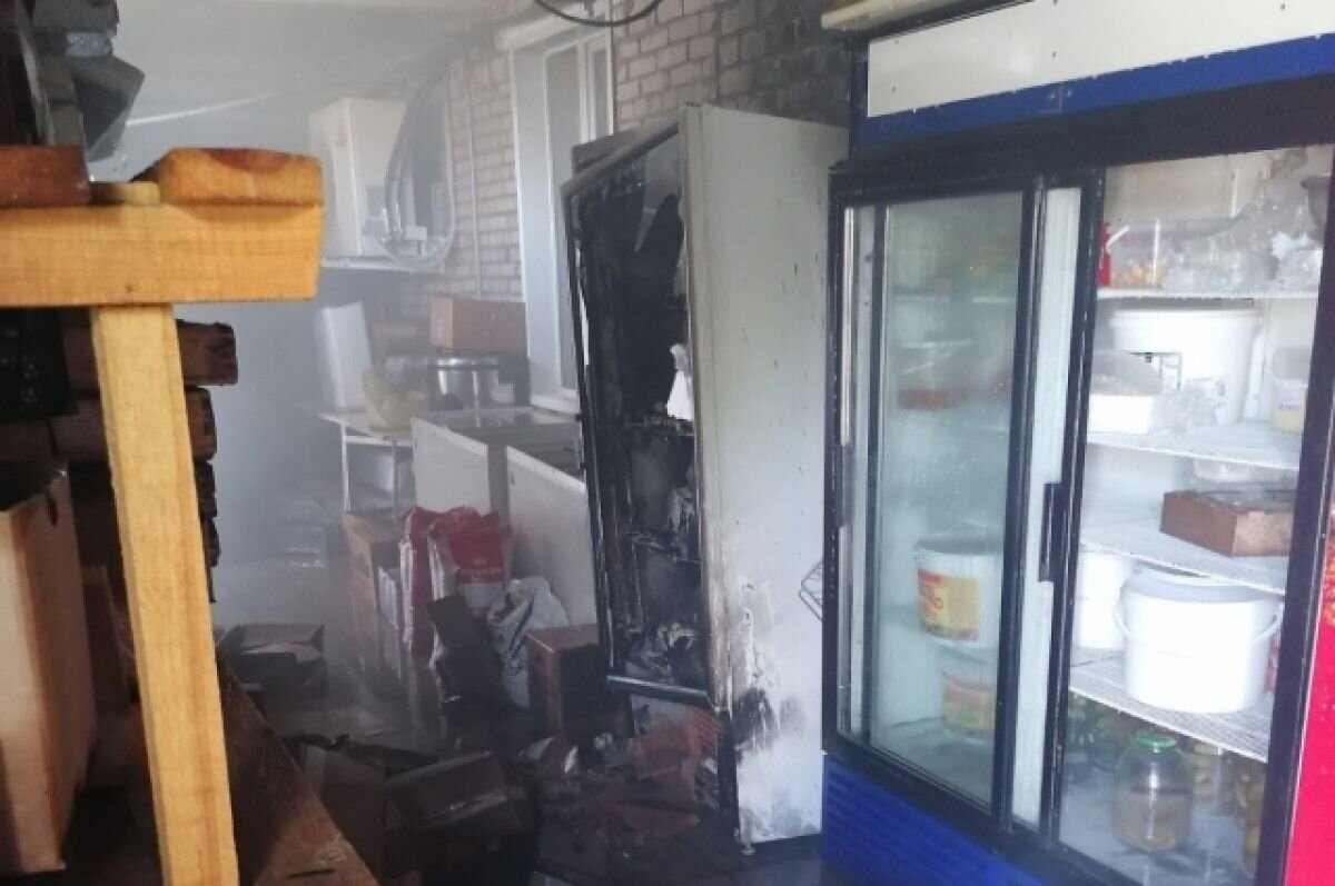    В Пермском крае загорелись кафе и шиномонтаж