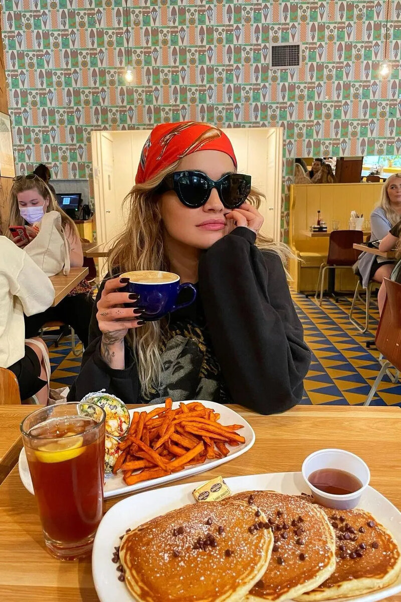   @ritaora