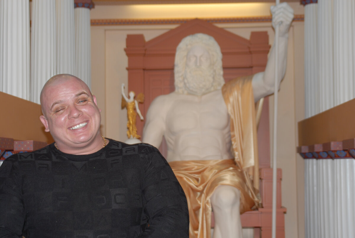 Так я выглядел в тридцать. Не скажу какой здесь вес, но щёки говорят сами за себя.