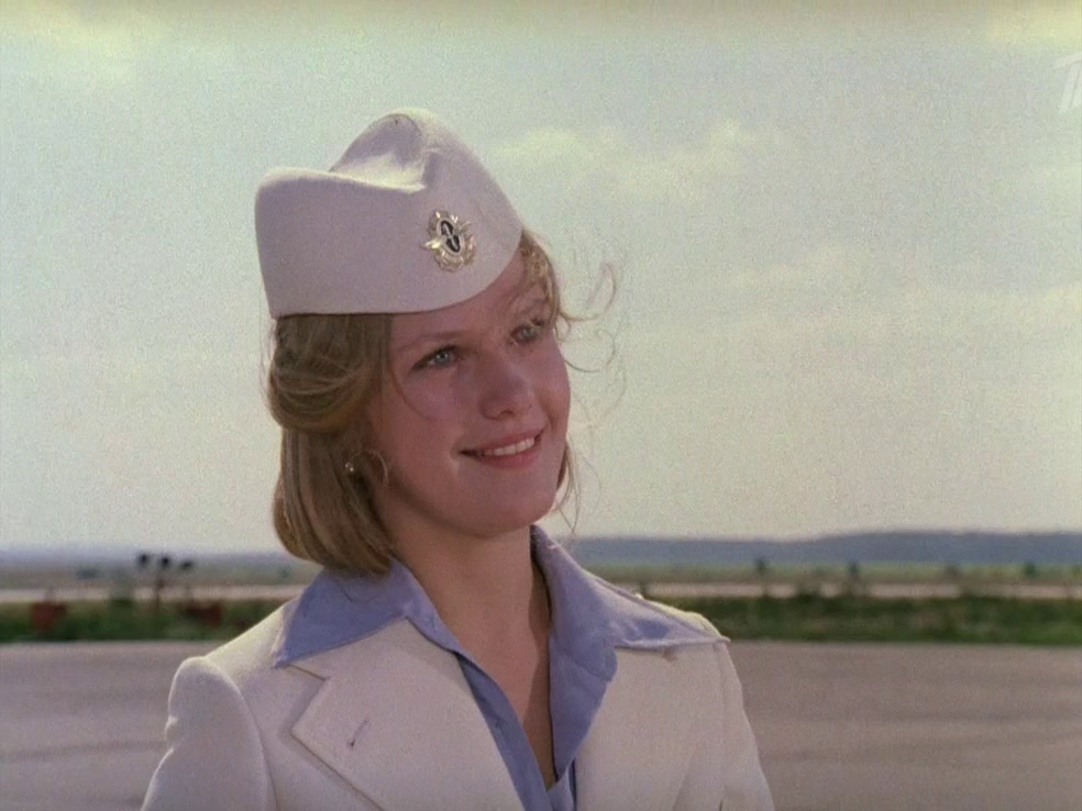 Мимино. 1977 год. Режиссёр - Георгий Данелия. Рейтинг фильма - 8,470; 332-е место в Золотой Тысяче.