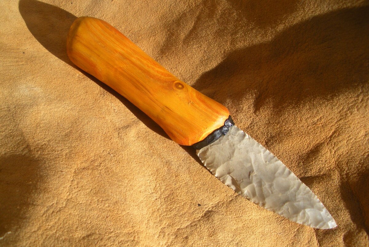 каменный нож 