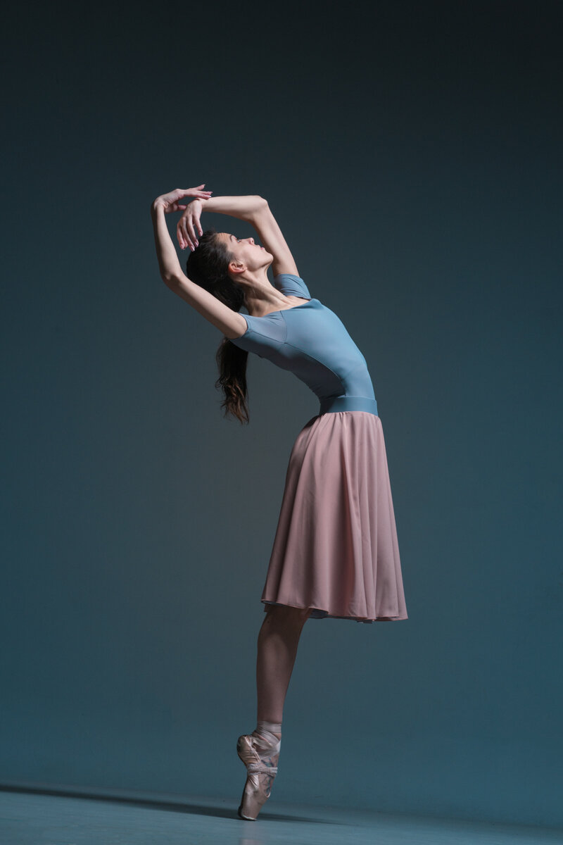 На Карине Аблаковой купальник и юбка из коллекции Zidans. Фотограф Алиса Тикстон.