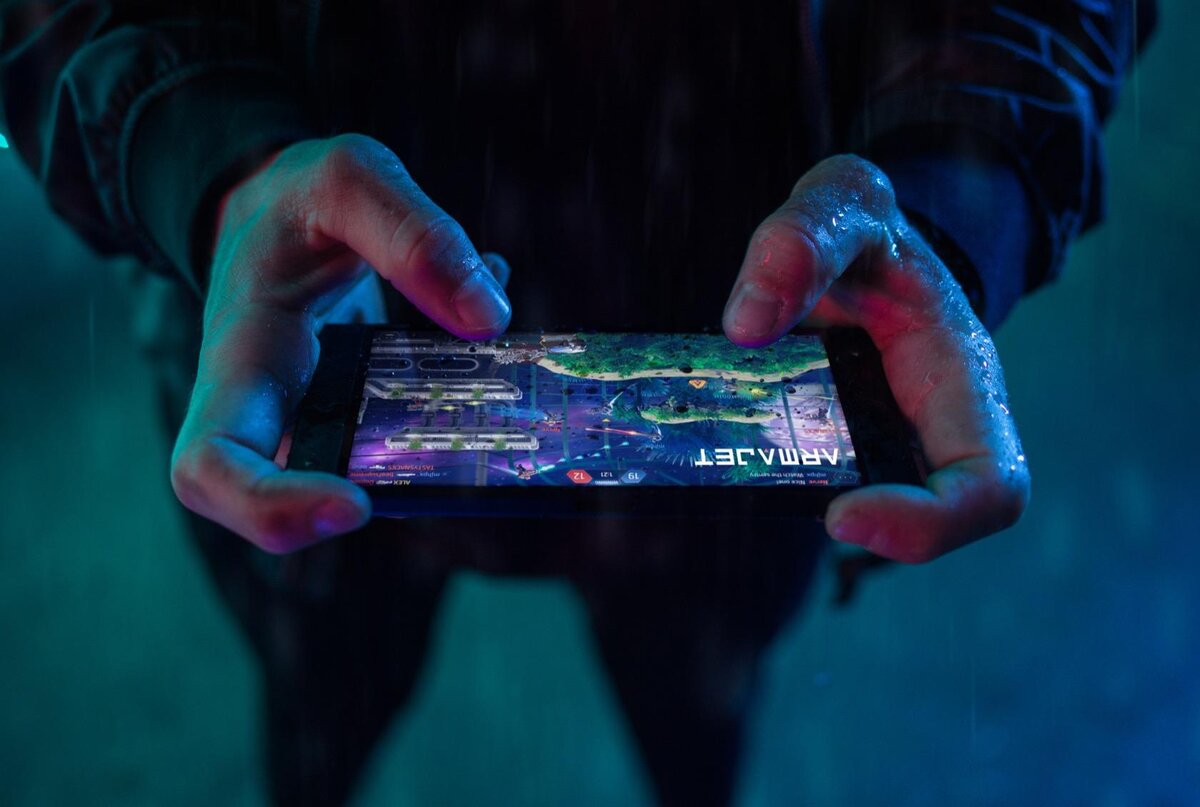 Источник https://www.slashgear.com/gv/razer-phone-2-gallery/