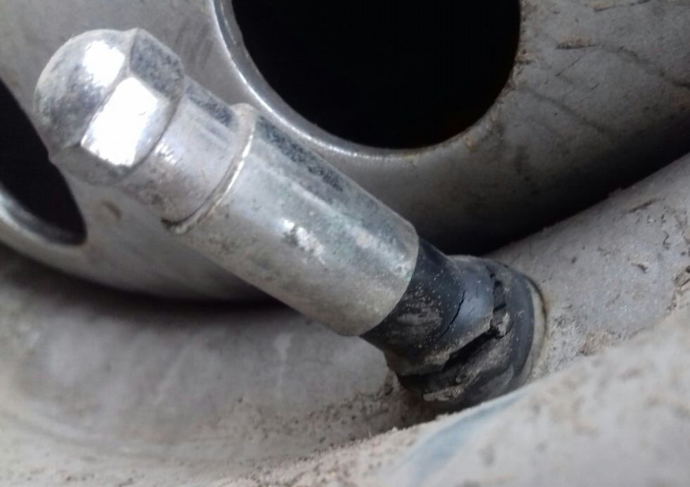 пример критически разрушенного ниппеля