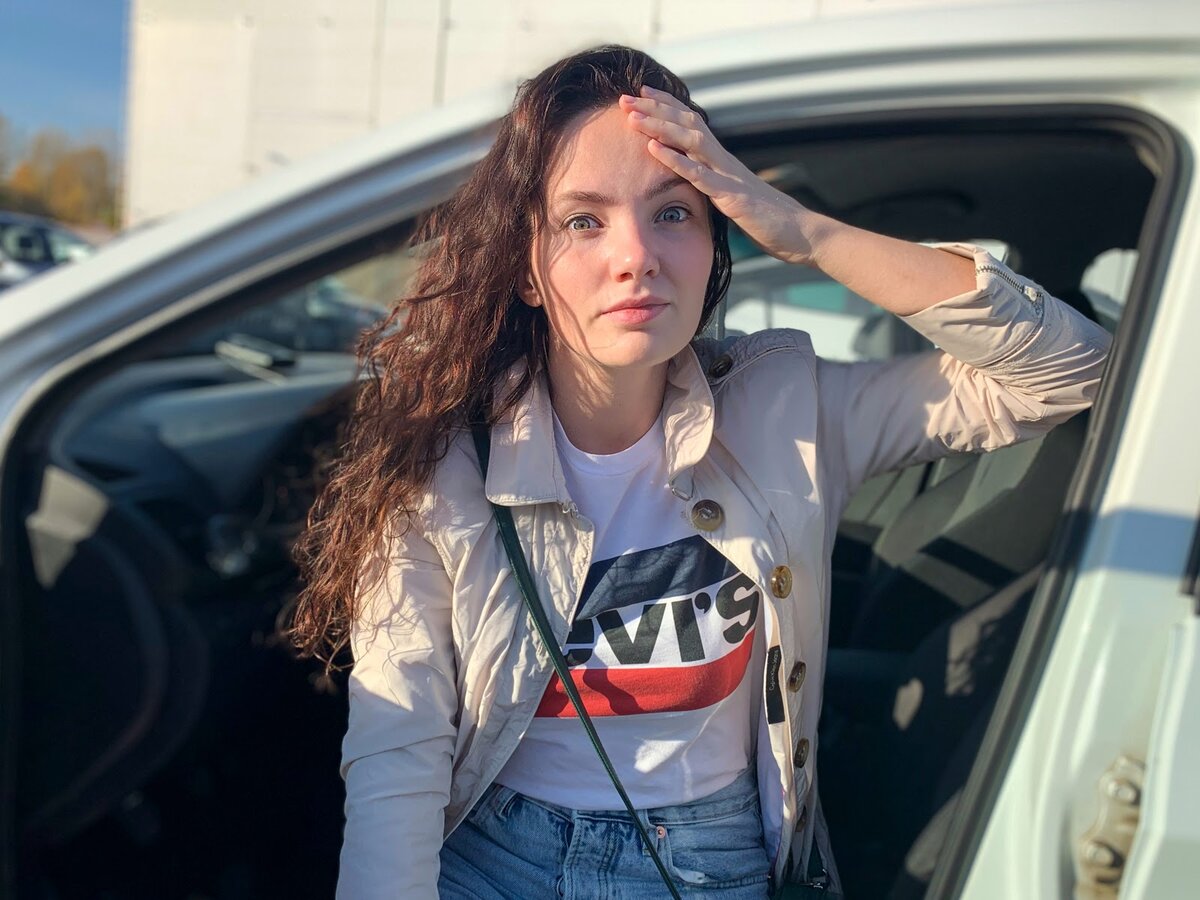 Мое лицо, когда я сама за рулем