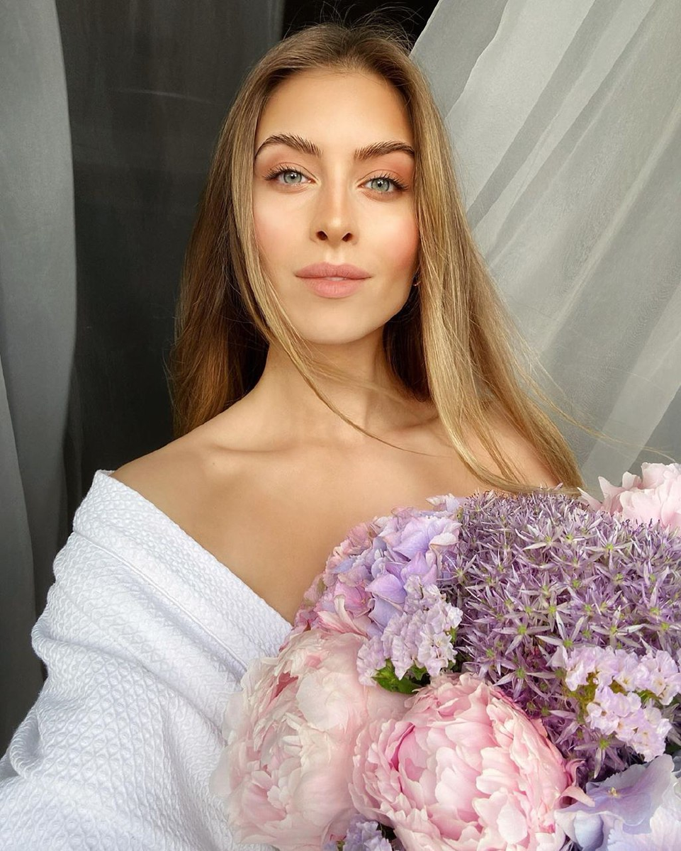 В свободное время София Евдокименко работает моделью и снимает влоги. Фото: instagram.com/iamsofiaeve/