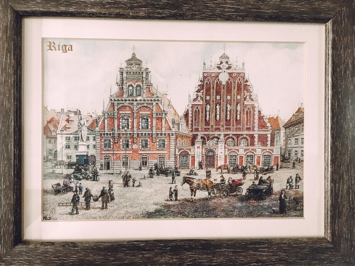 Фото Риги на картине.