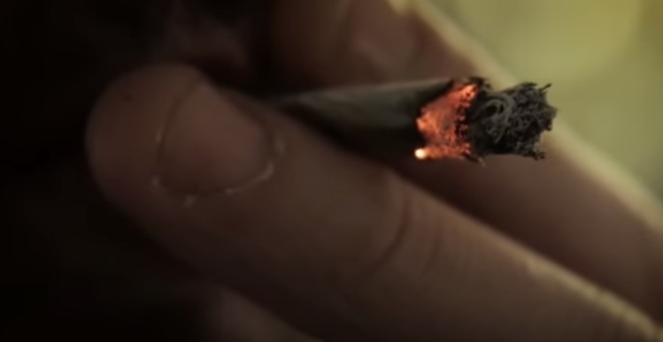 Табакокурение негативно сказывается не только на здоровье курильщика, но и на его окружении. Пассивное вдыхание сигаретного дыма может стать причиной серьезных заболеваний.