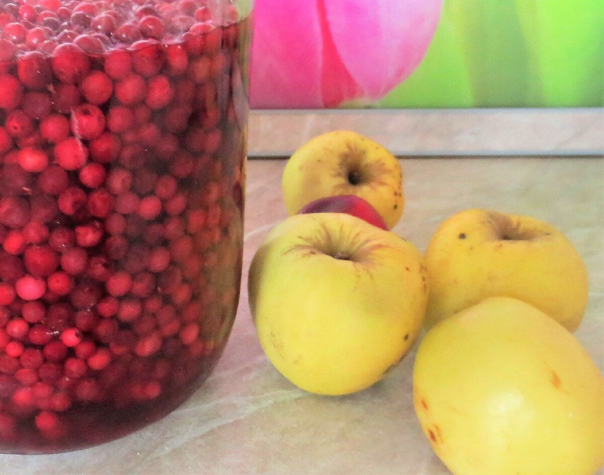 Брусника и яблоки для начинки