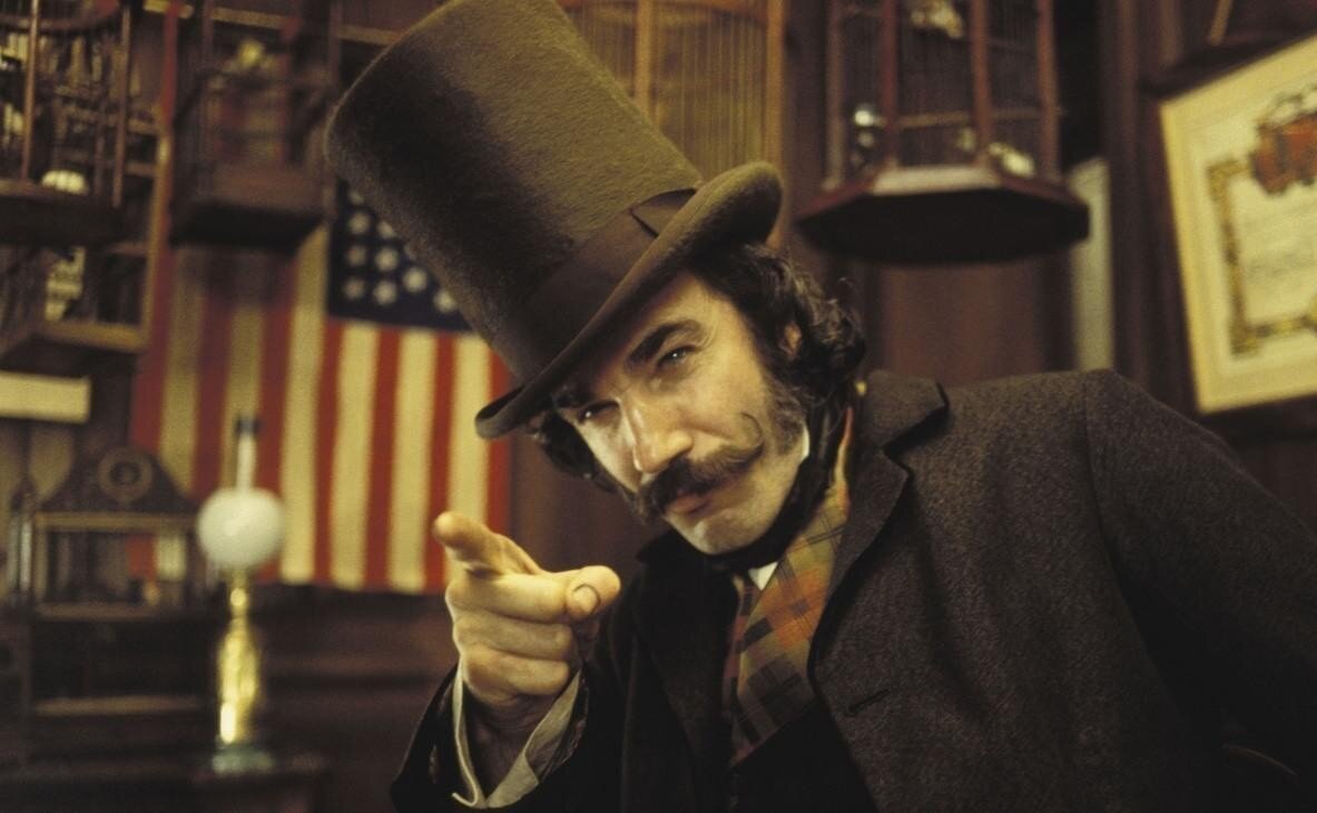 Кадр из х/ф "Банды Нью-Йорка" режиссёра Мартина Скорсезе. Оскароносный Дэниэл Дэй-Льюис в образе харизматичного  Билла "Мясника" Каттинга.