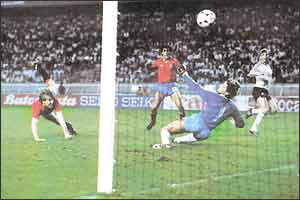 ФИНАЛЬНЫЙ ТУРНИР
Один из лучших чемпионатов Европы состоялся в 1984 году.