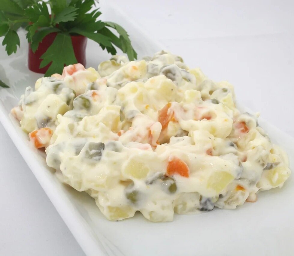 Классичемкий салат очень калорийный