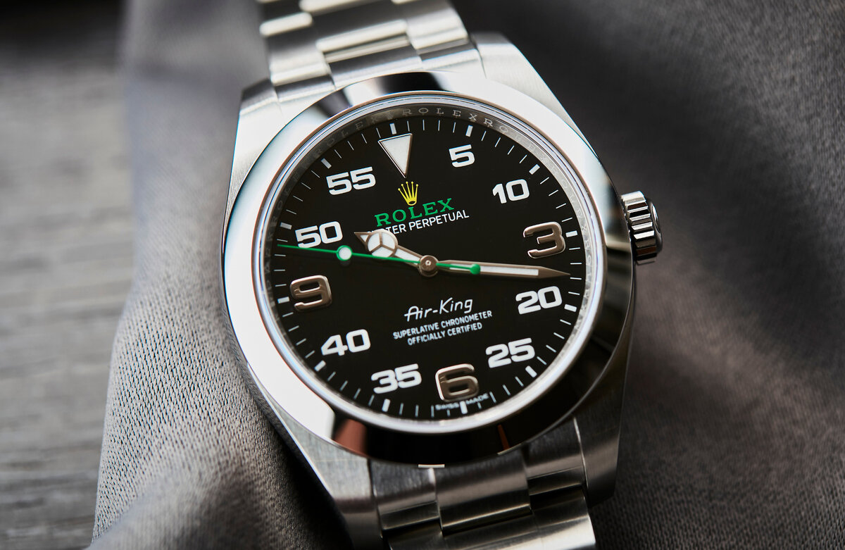 Rolex Air-King, фотография взята с сайта https://timeandtidewatches.com/rolex-air-king-ref-116900-review-2020/