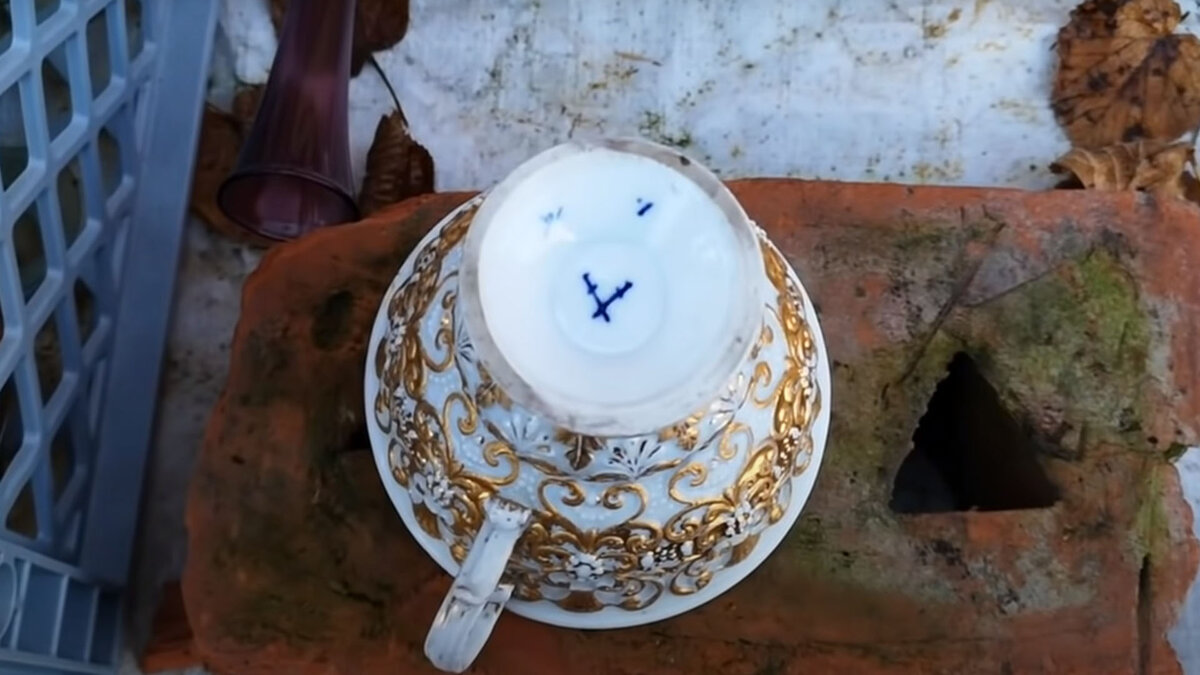 Источник - YouTube/OlyaRetroGermany/Снова идём на барахолку в ГЕРМАНИИ. Майсен валяется на БАРАХОЛКЕ! - https://www.youtube.com/watch?v=YW0hTW-Hi2g 