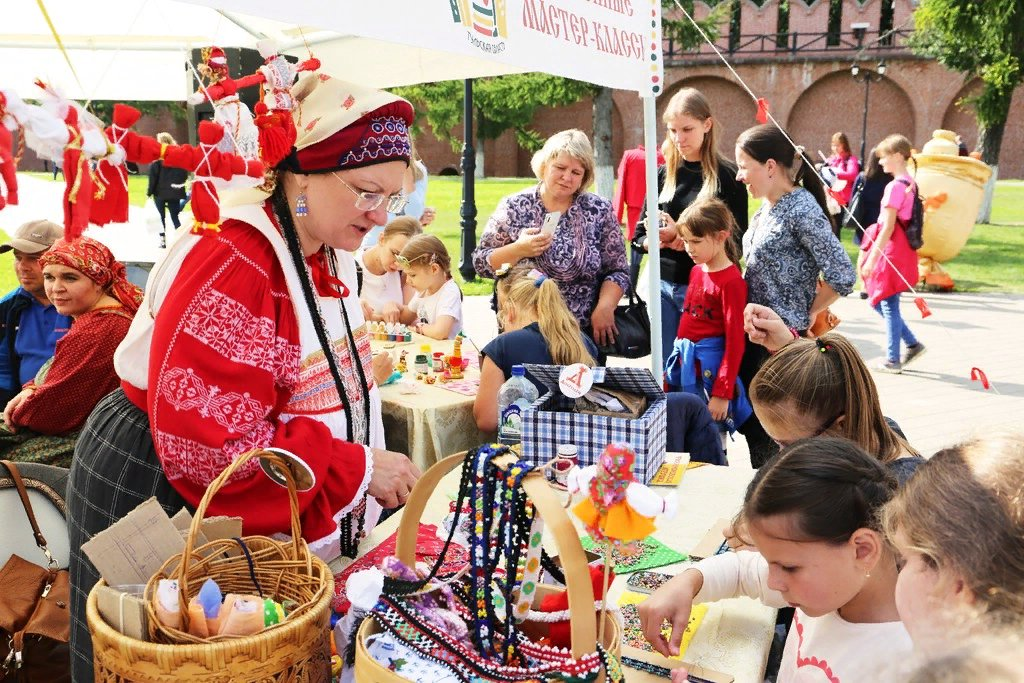 Что такое ярмарка. Тула ярмарка. Ярмарка ремесел. Ярмарка ремесленников. Ярмарка в России
