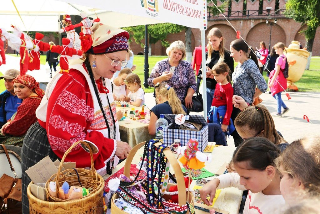 Нужна ли ярмарка. Ярмарка. Ярмарка для детей. Ярмарка ремесленников. Ярмарка в России.