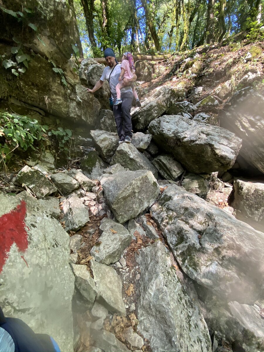 Маруся спускается на своём отце :)