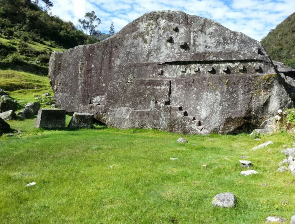 Фото: https://www.ancient-code.com.
Юрак Руми из Перу.