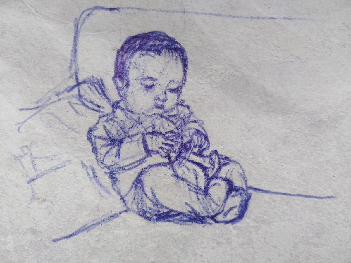 Ребёнок, сидящий в подушках