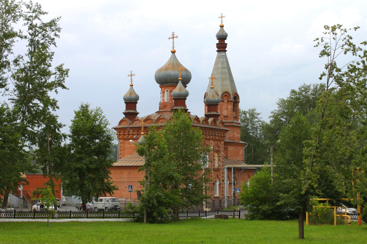 Церковь Николая Чудотворца, построенная в центре города накануне Первой мировой войны, в 1913 году