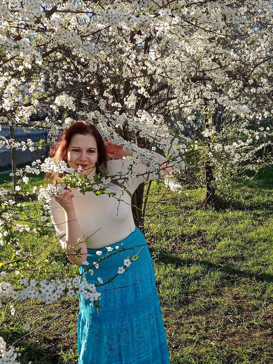 Москва. Крылатское. Осенний бульвар. 11 мая 2021 года. Фотография сделана моим iPhone.