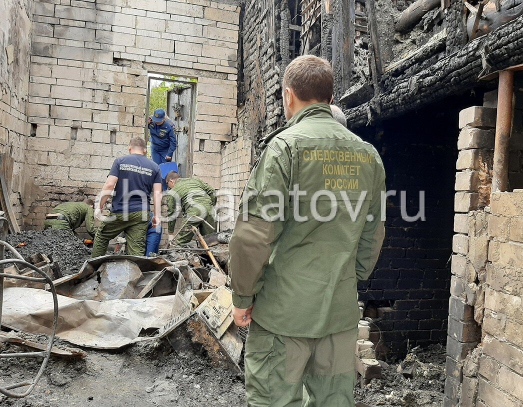 В ходе следствия был проведен дополнительный осмотр места происшествия с участием специалистов МЧС с целью установления точной причины возгорания. В настоящее время выполняется комплекс проверочных мероприятий, направленных на установление всех обстоятельств произошедшего. Расследование уголовного дела продолжается.