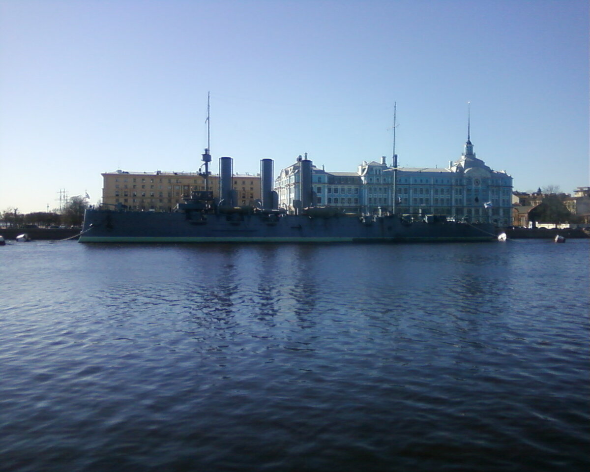 Санкт-Петербург. Нева. Крейсер "Аврора".