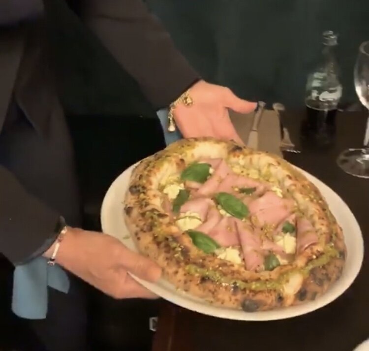 Неаполитанская кухня является мировым  достоянием, как и неаполитанский кофе и неаполитанский язык. Это все имеет знак качества и защиты ЮНЕСКО 