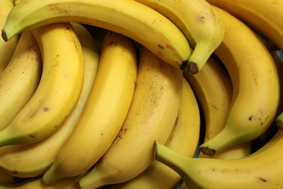 мягкость банана указывает на то, что он уже переспел