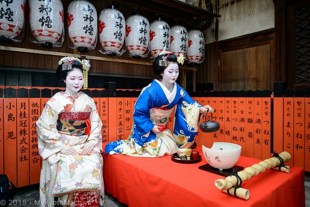Церемонии в культуре. Чайная церемония в Японии в 18 веке. Чайная церемония в Киото. Чайная церемония Японии 18 века. Церемония чая в Японии.