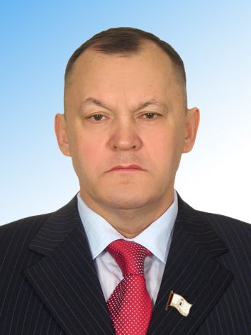 Сейчас агитирует кланяться при встече с чиновником, а потом и вовсе на колени будем падать.0