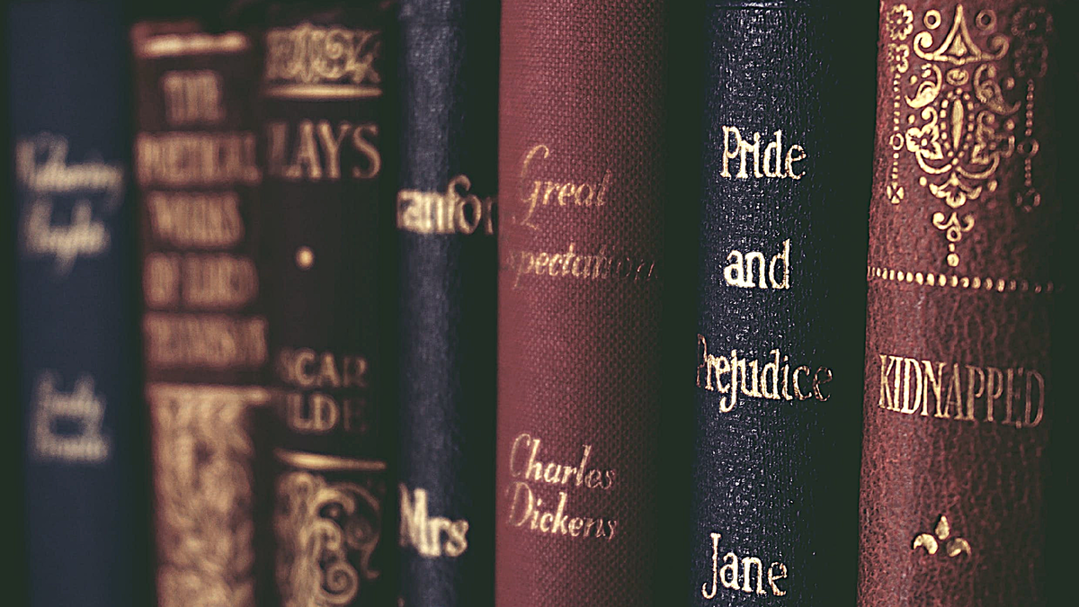Эстетики классики. Книги на английском Эстетика. Книги классика. Книги классика фон. Книжная Эстетика.