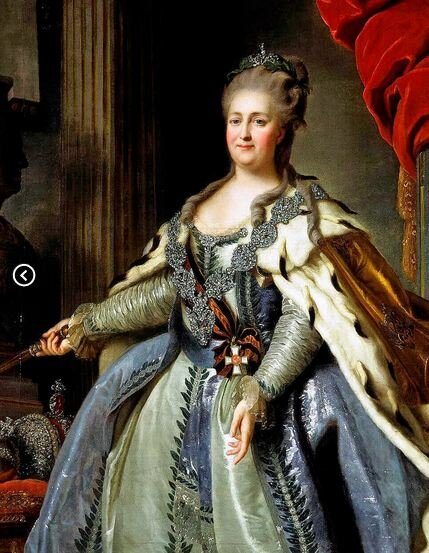 Екатерина II правила Россией 34 года и вошла в мировую историю как одна из самых великих женщин на троне. Ее могущество как императрицы заставило Европу забыть о ее причастности к гибели мужа Петра III.  