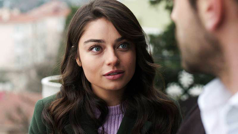 Творческие перевод песни из сериала "Любовь Мерьем" - "У меня нет настроения". Песня звучит в 12 серии в исполнении прекрасной турецкой певицы Мерве Илери.