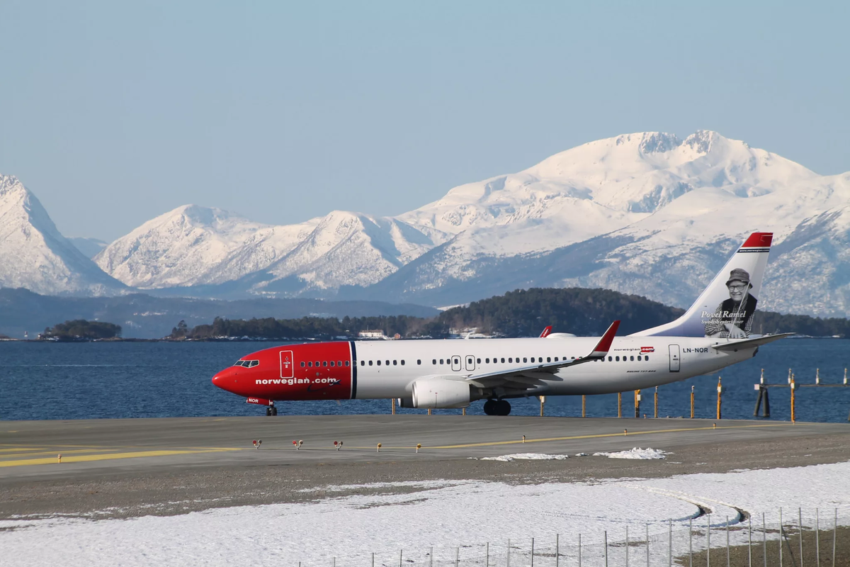 Самолет норвегия. Норвегия самолет. Самолёт Norwegian. Авиационный транспорт Норвегии. Норвегия с самолета фото.